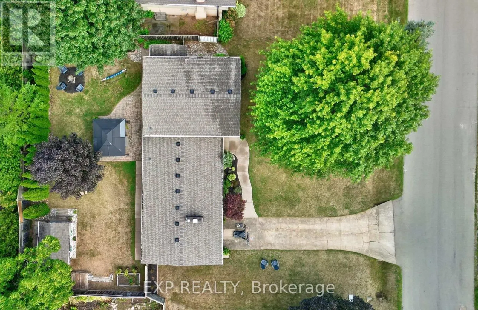 7 REDWOOD DRIVE