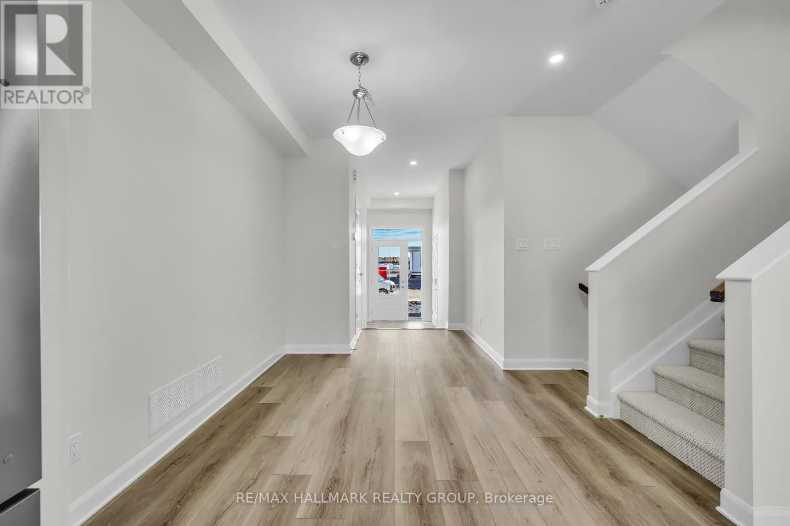2526 ESPIRIT DRIVE