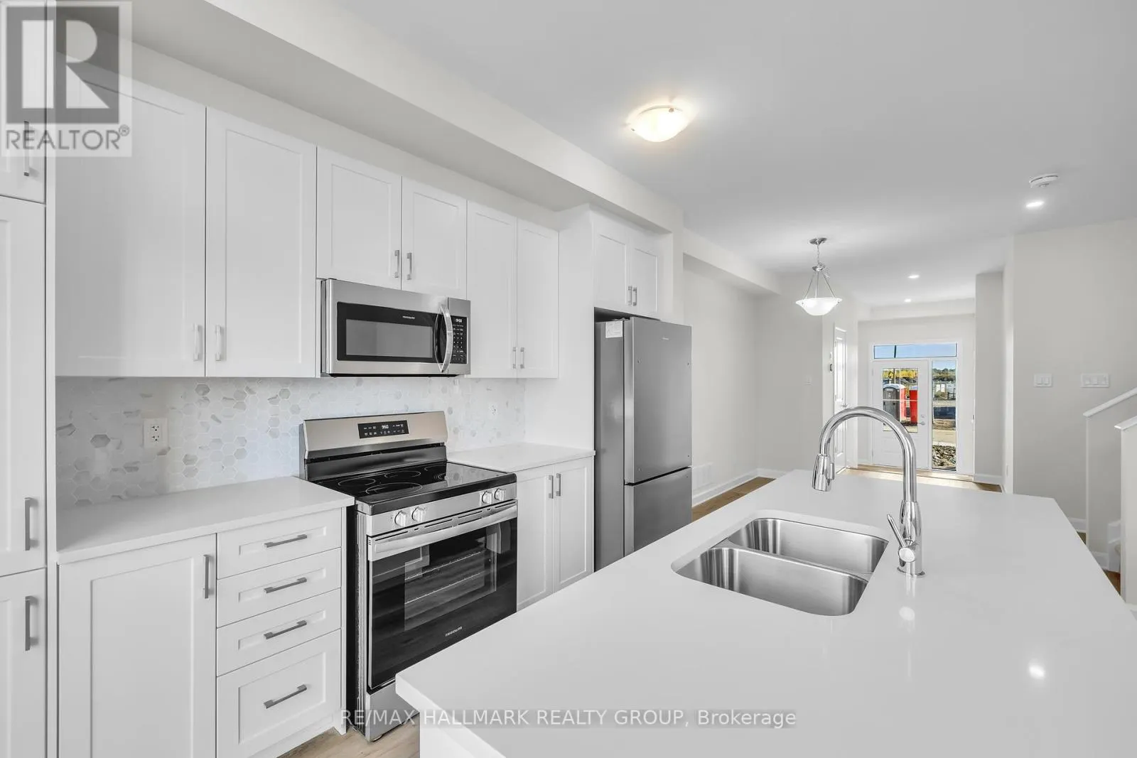 2526 ESPIRIT DRIVE