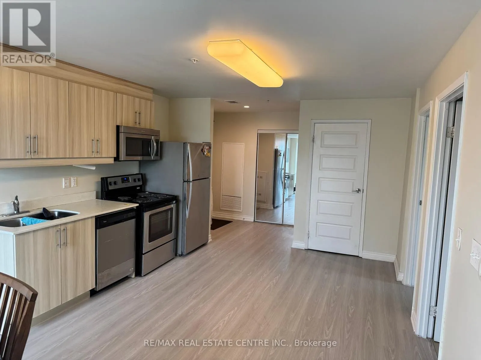 502 - 160 KING STREET N