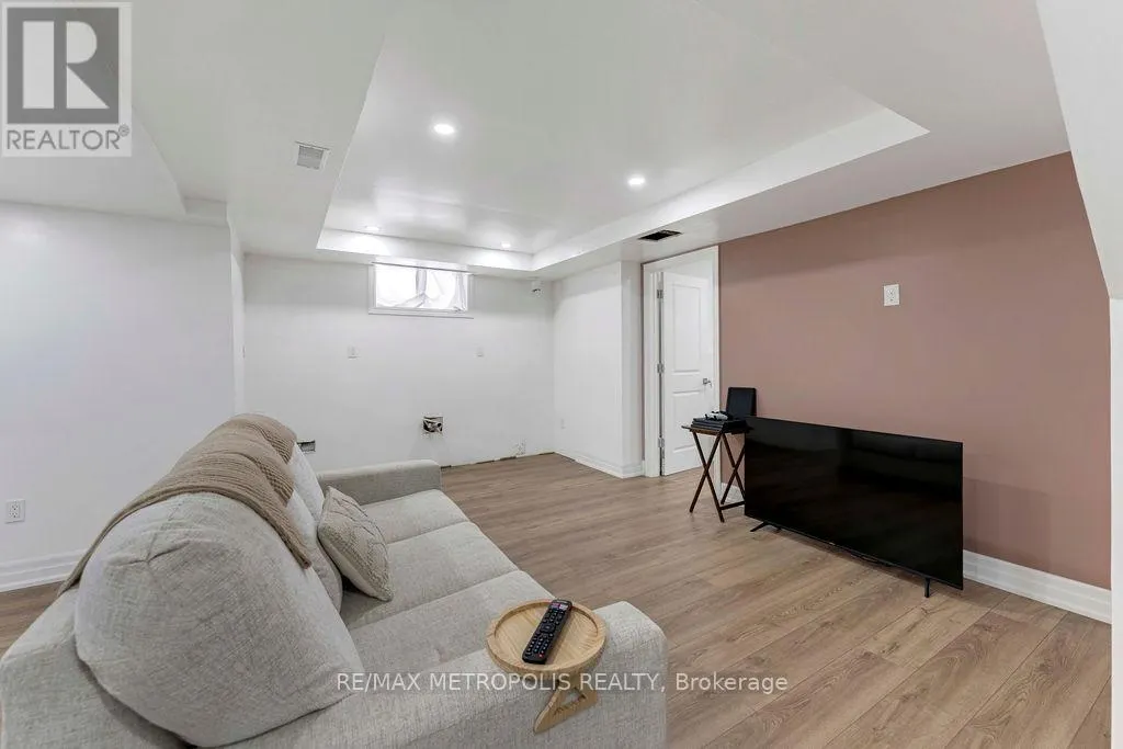 21 WALTERS COURT