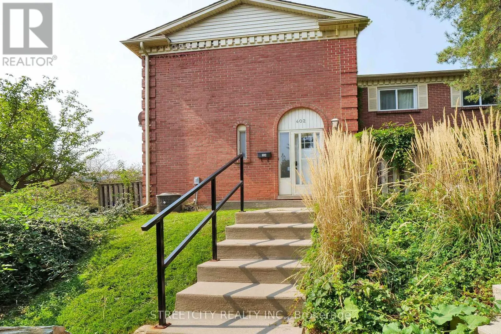 402 HOMESTEAD COURT