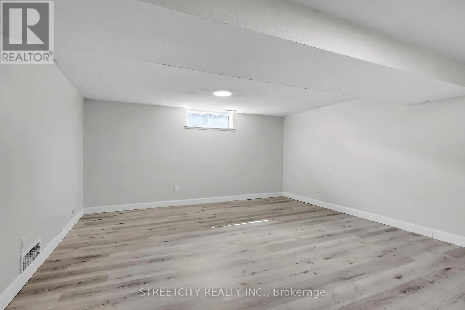 402 HOMESTEAD COURT