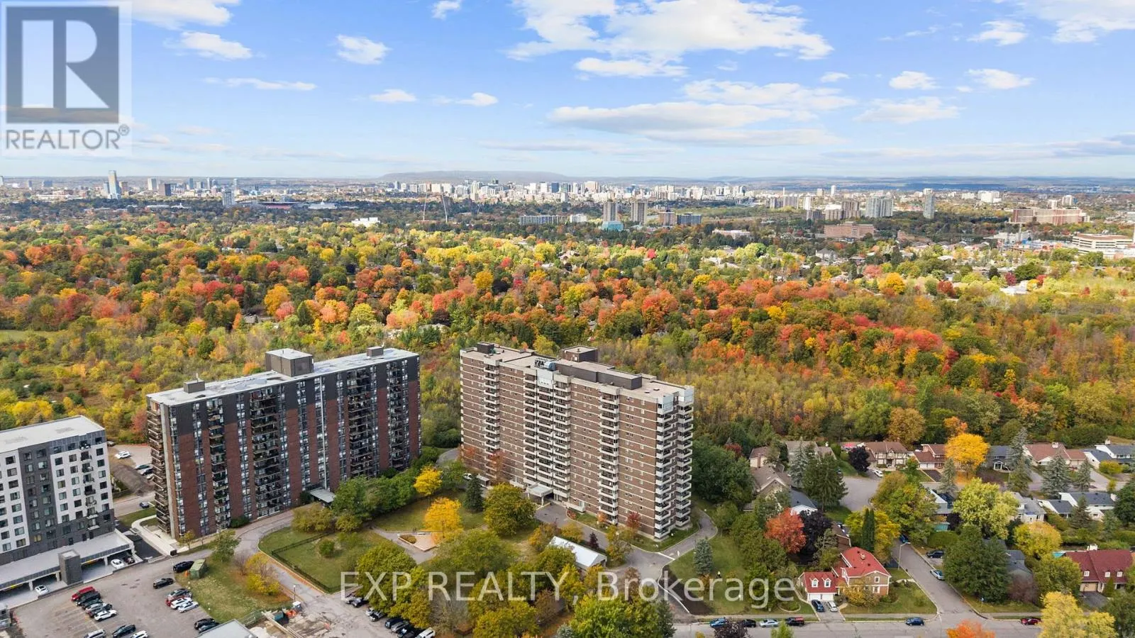 903 - 1705 PLAYFAIR DRIVE