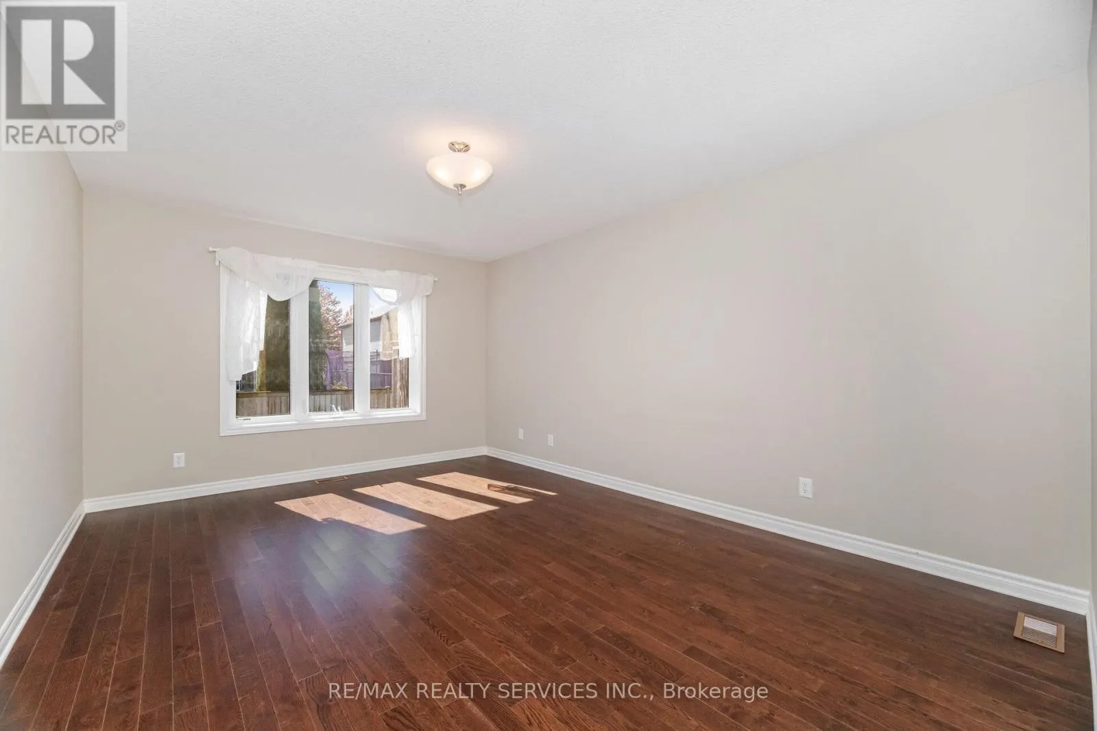 43 ROSE GLEN CRESCENT