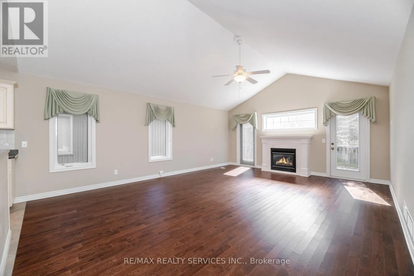 43 ROSE GLEN CRESCENT