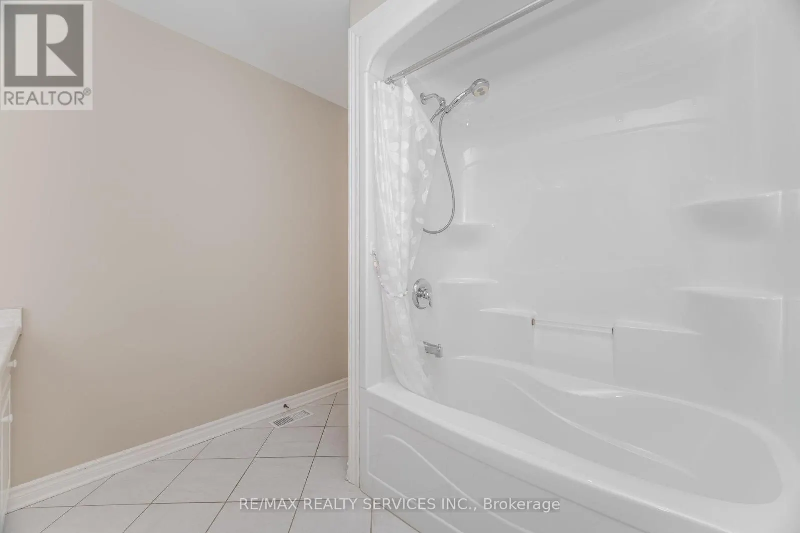 43 ROSE GLEN CRESCENT