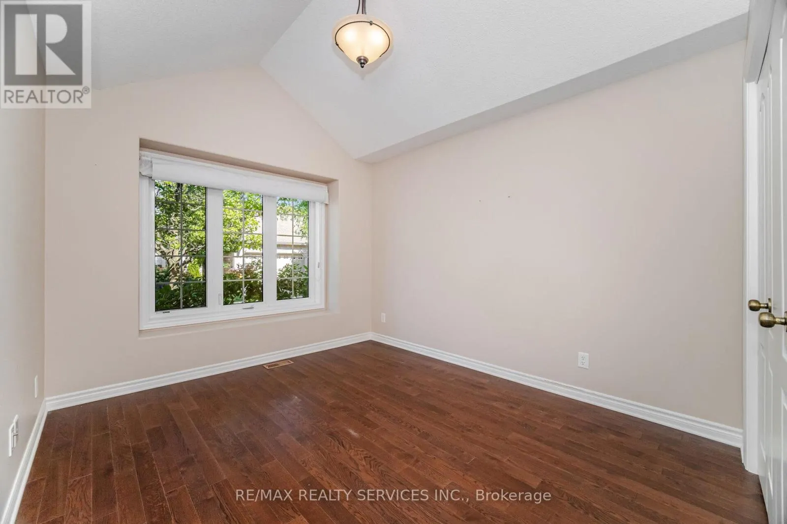 43 ROSE GLEN CRESCENT
