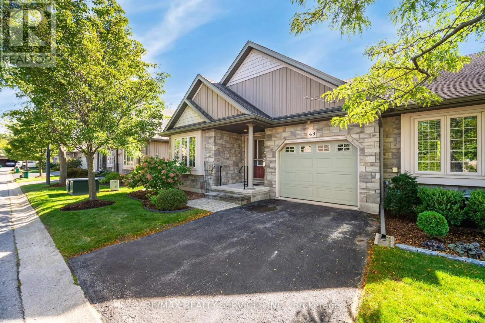 43 ROSE GLEN CRESCENT