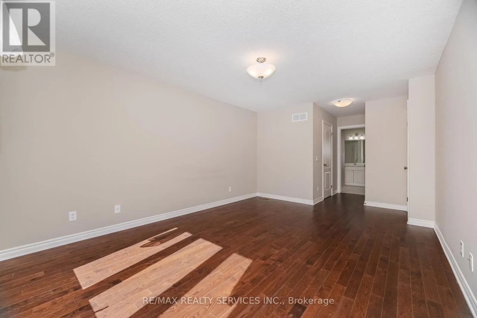 43 ROSE GLEN CRESCENT