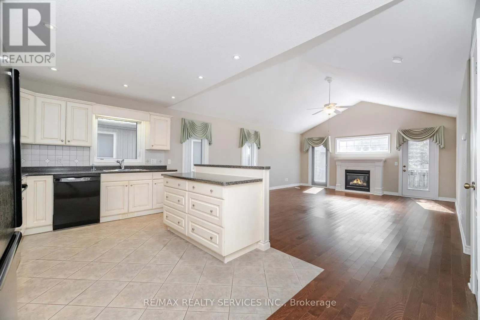 43 ROSE GLEN CRESCENT