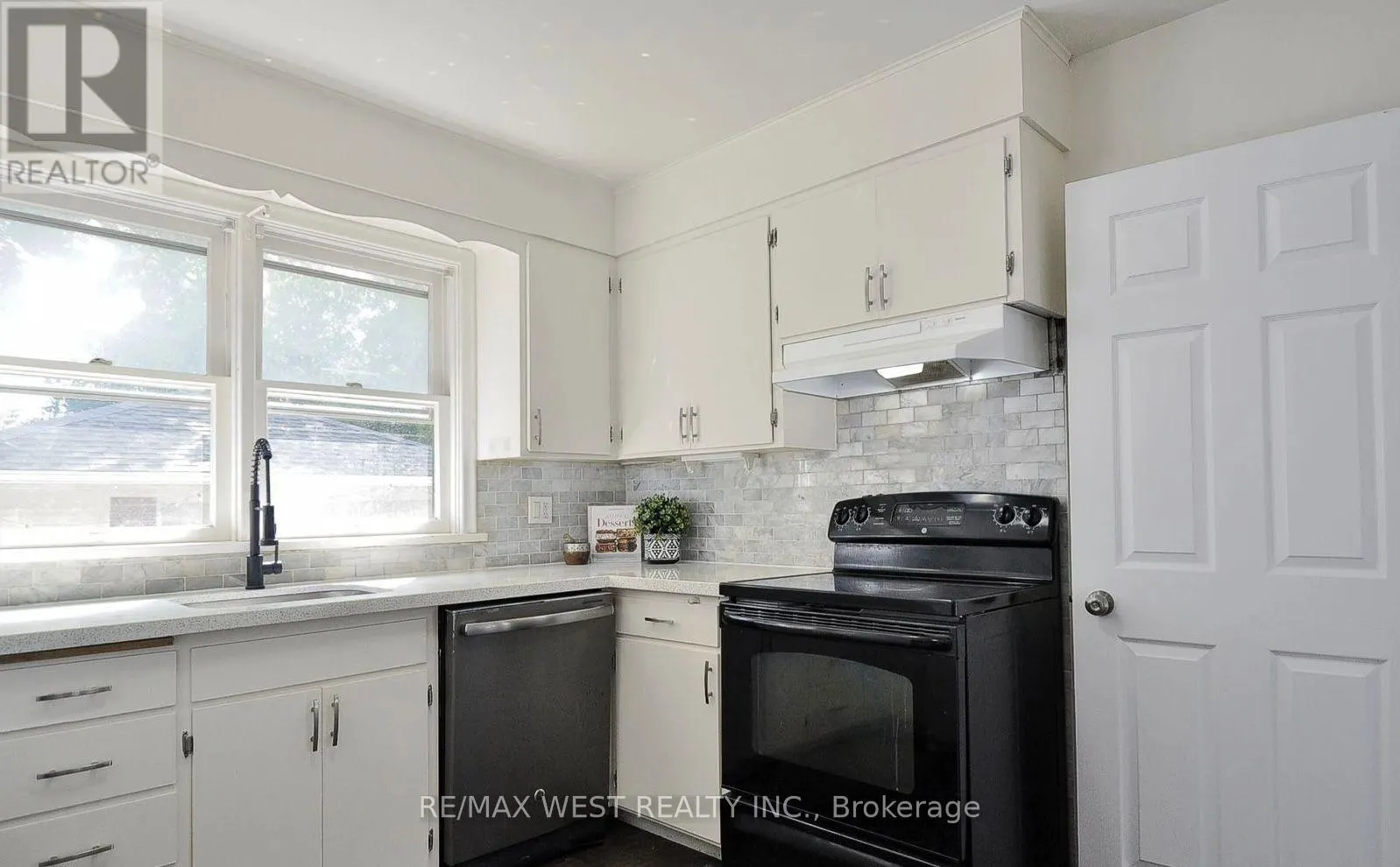 442 HIGHLAND ROAD E