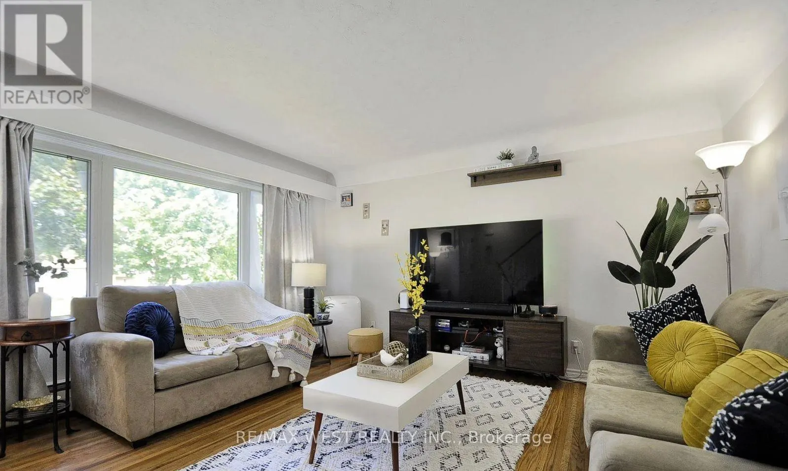 442 HIGHLAND ROAD E