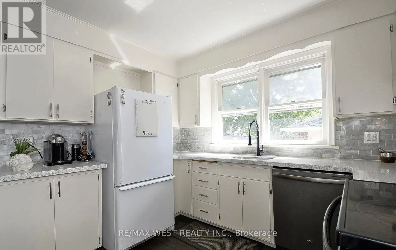 442 HIGHLAND ROAD E