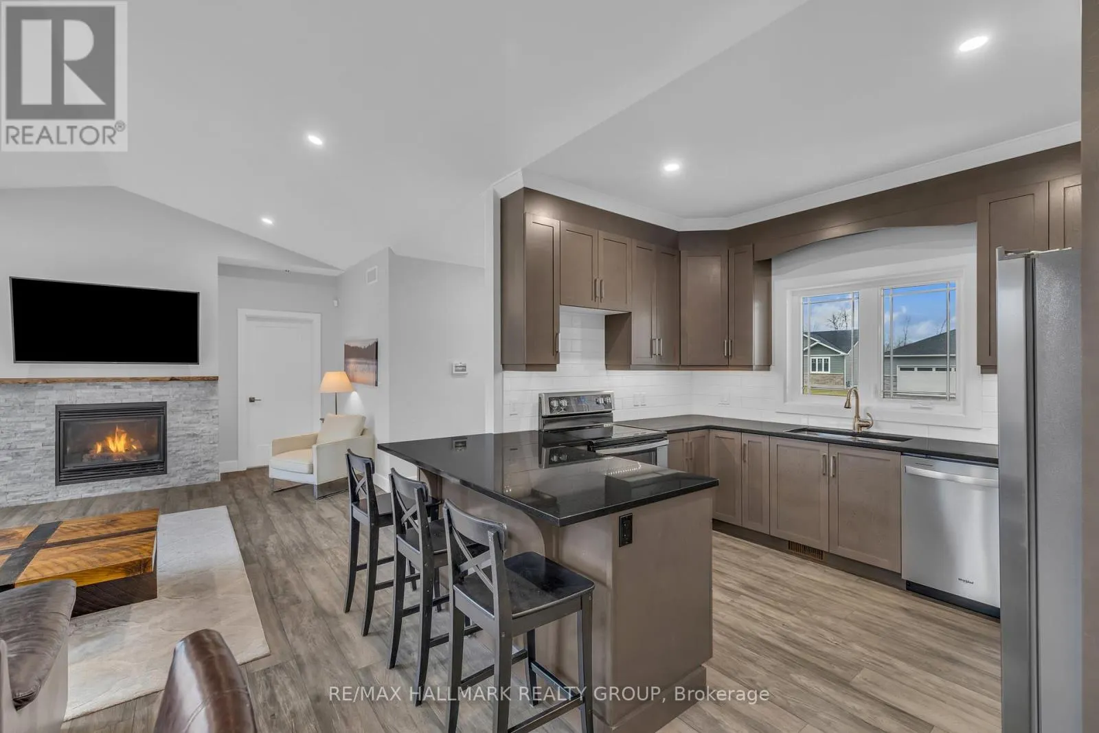 1077 SHEARER DRIVE