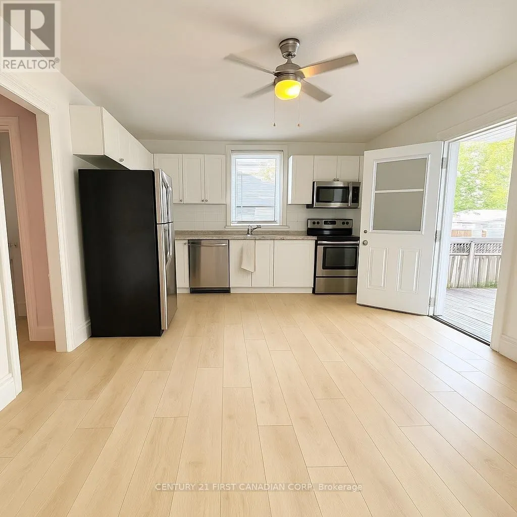 2 - 740 LORNE AVENUE, #2