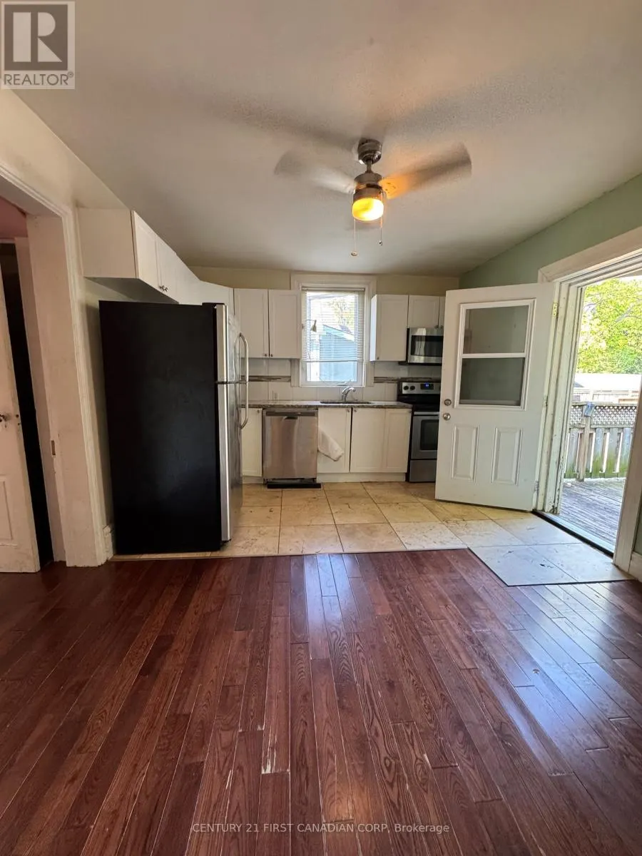 2 - 740 LORNE AVENUE, #2