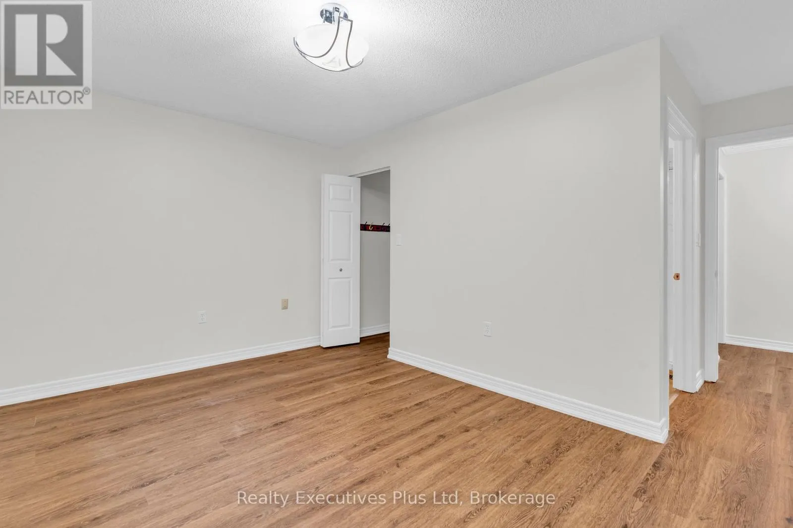 18 SPRUCEHAVEN COURT