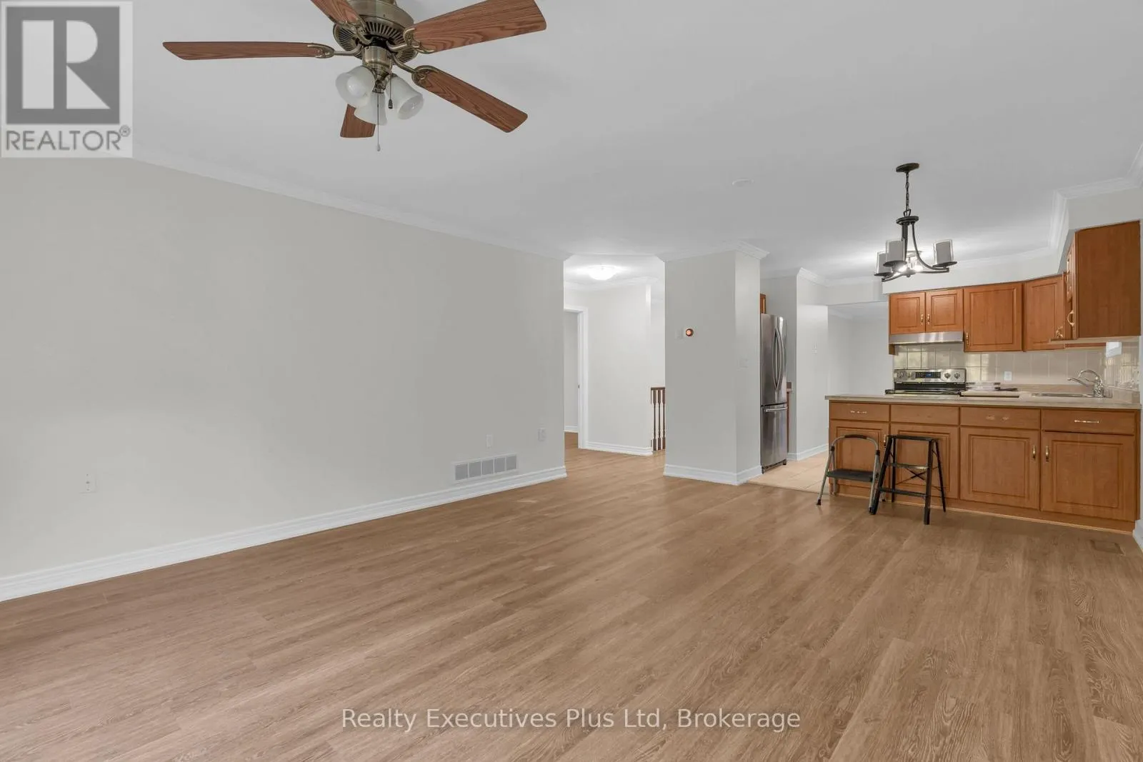 18 SPRUCEHAVEN COURT