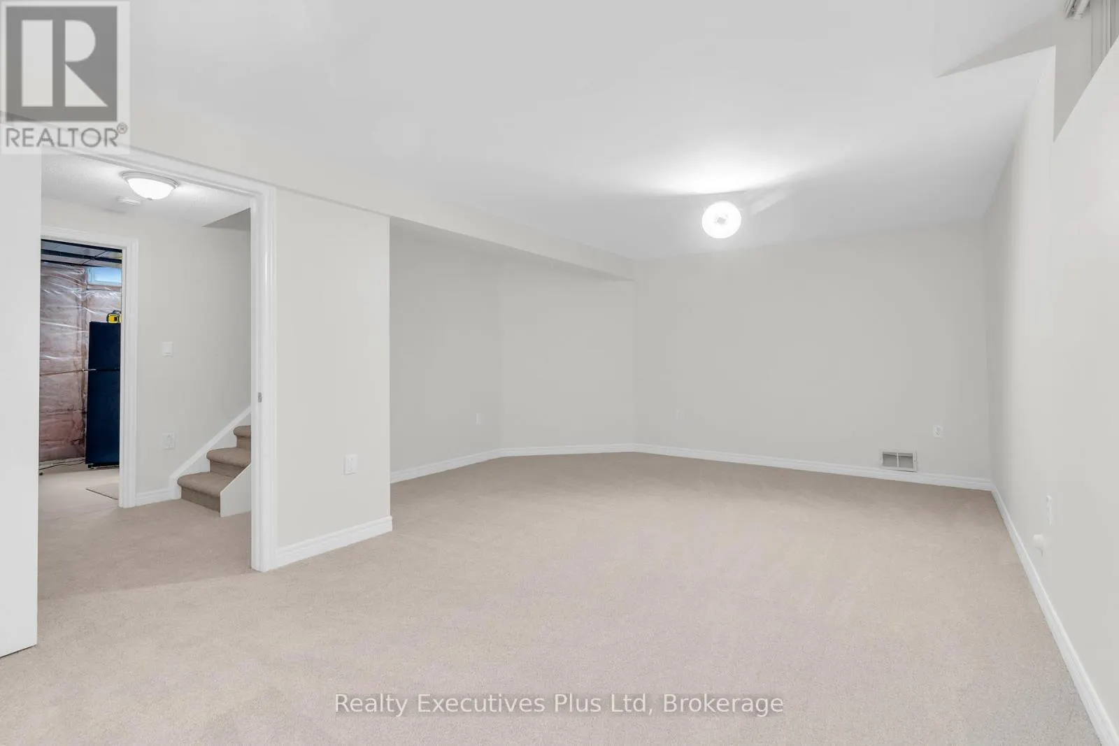 18 SPRUCEHAVEN COURT