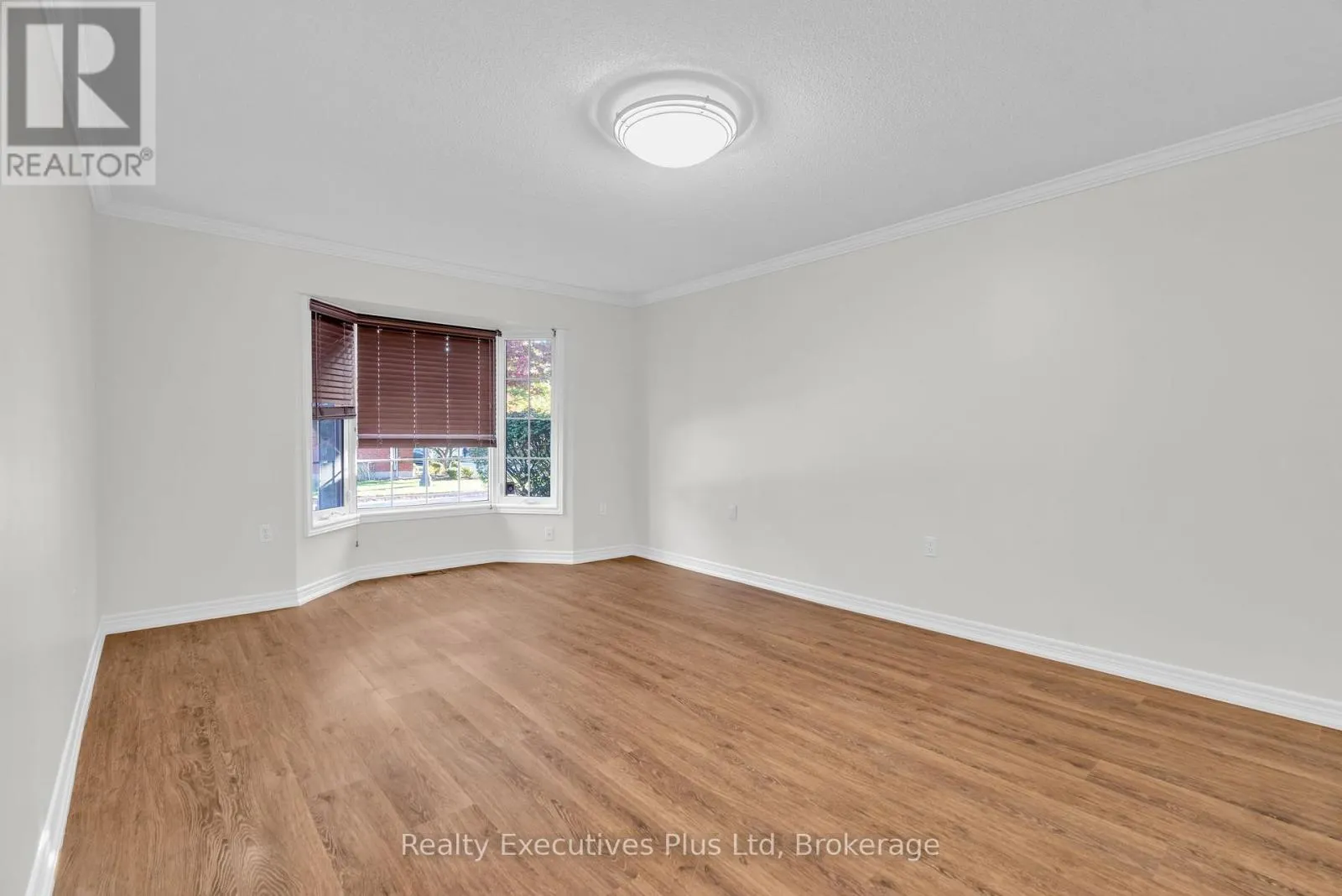 18 SPRUCEHAVEN COURT