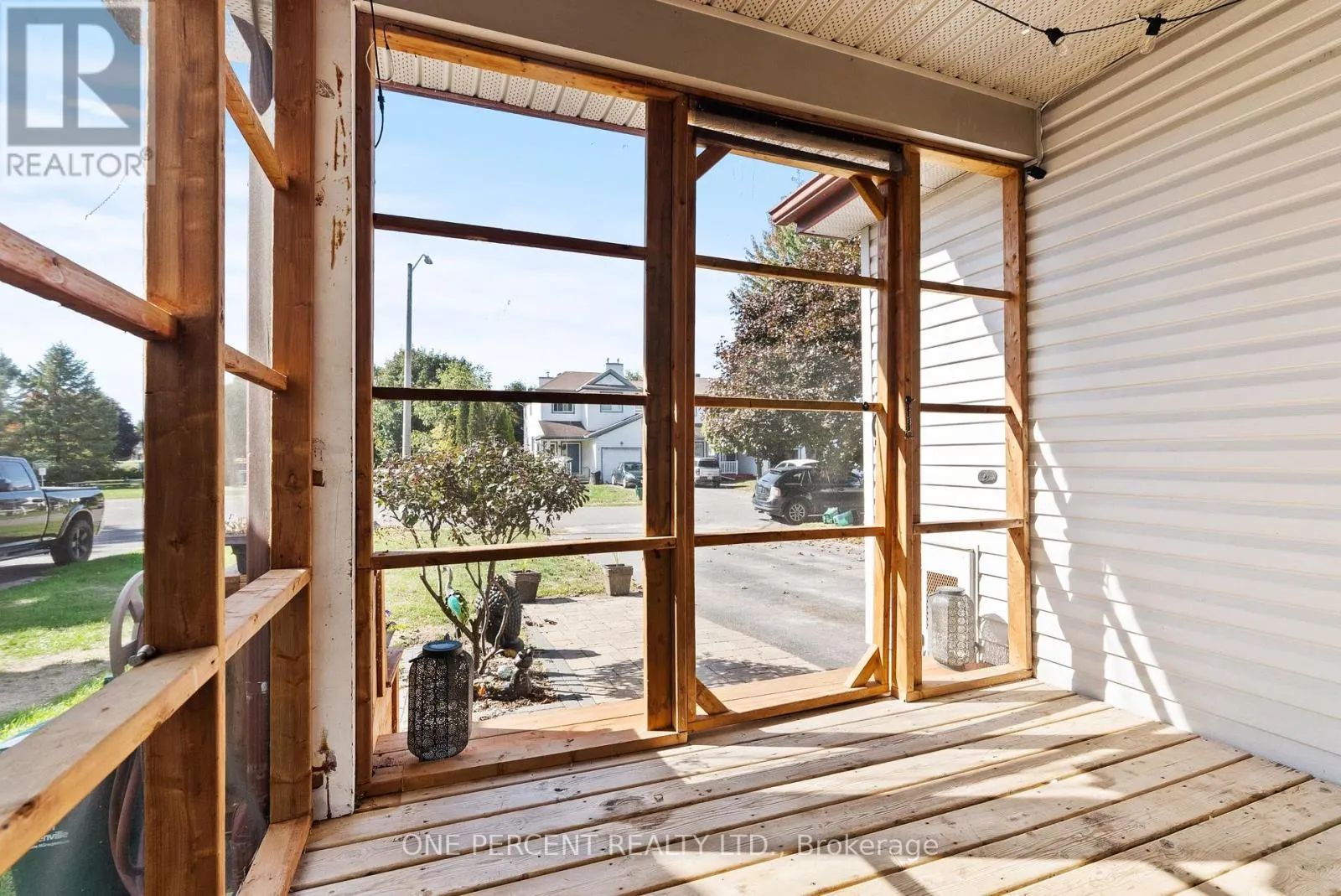 11 BOWEN CRESCENT