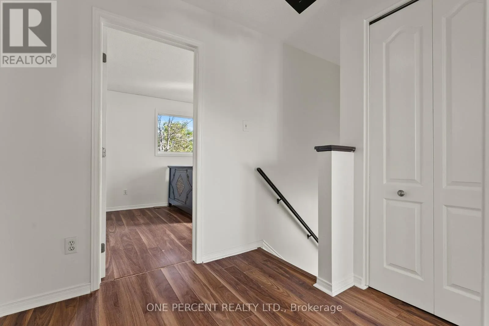 11 BOWEN CRESCENT