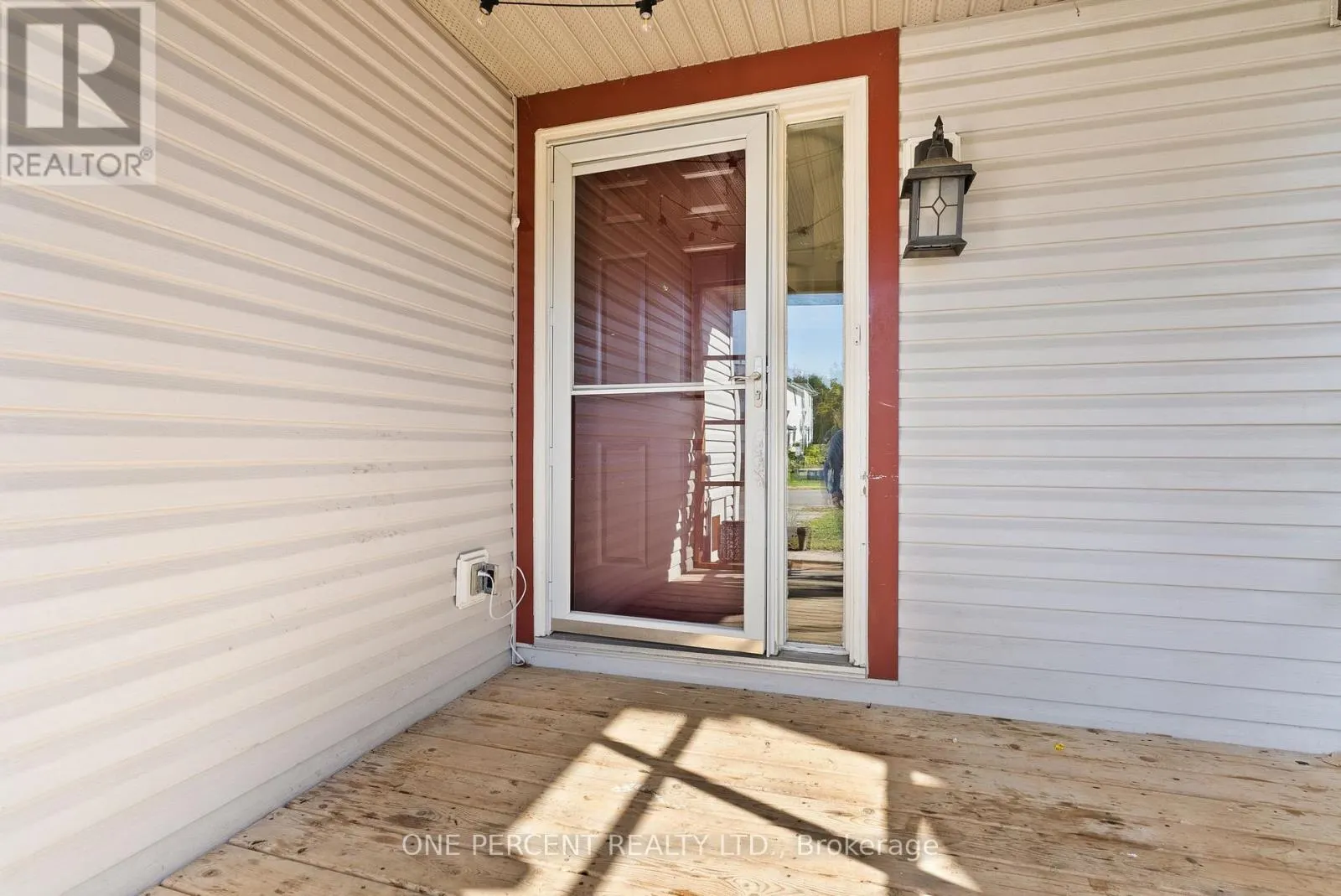 11 BOWEN CRESCENT