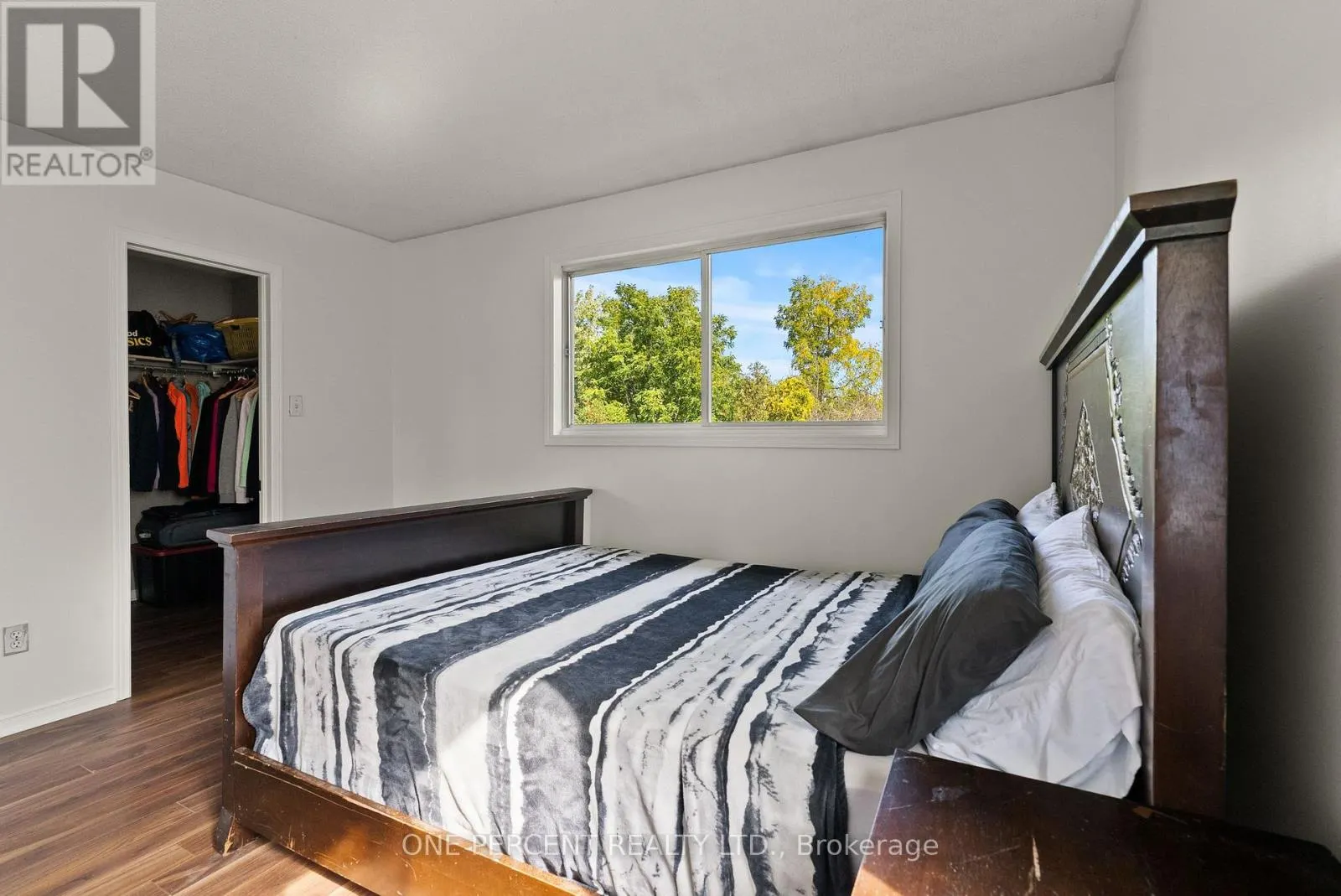 11 BOWEN CRESCENT