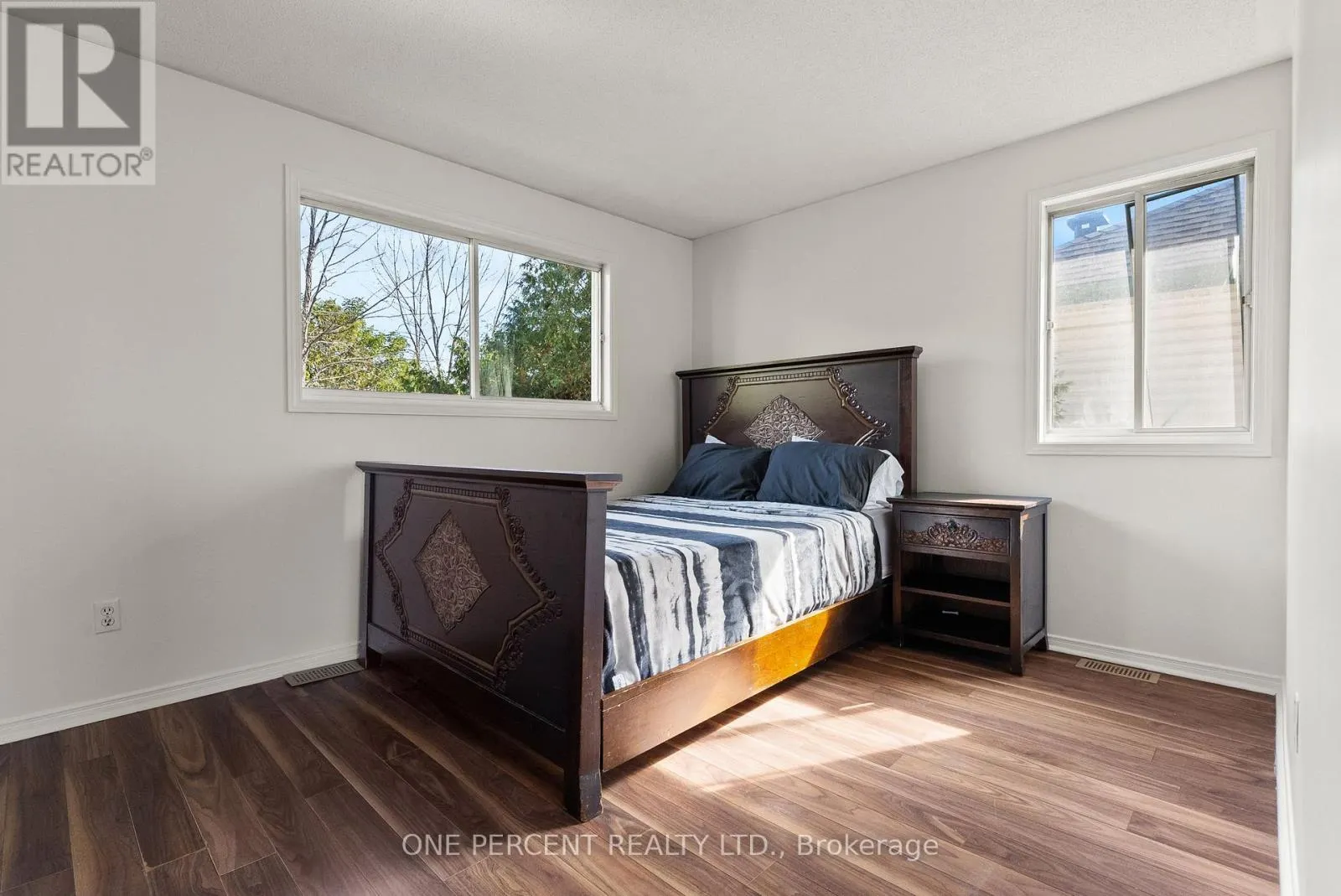 11 BOWEN CRESCENT