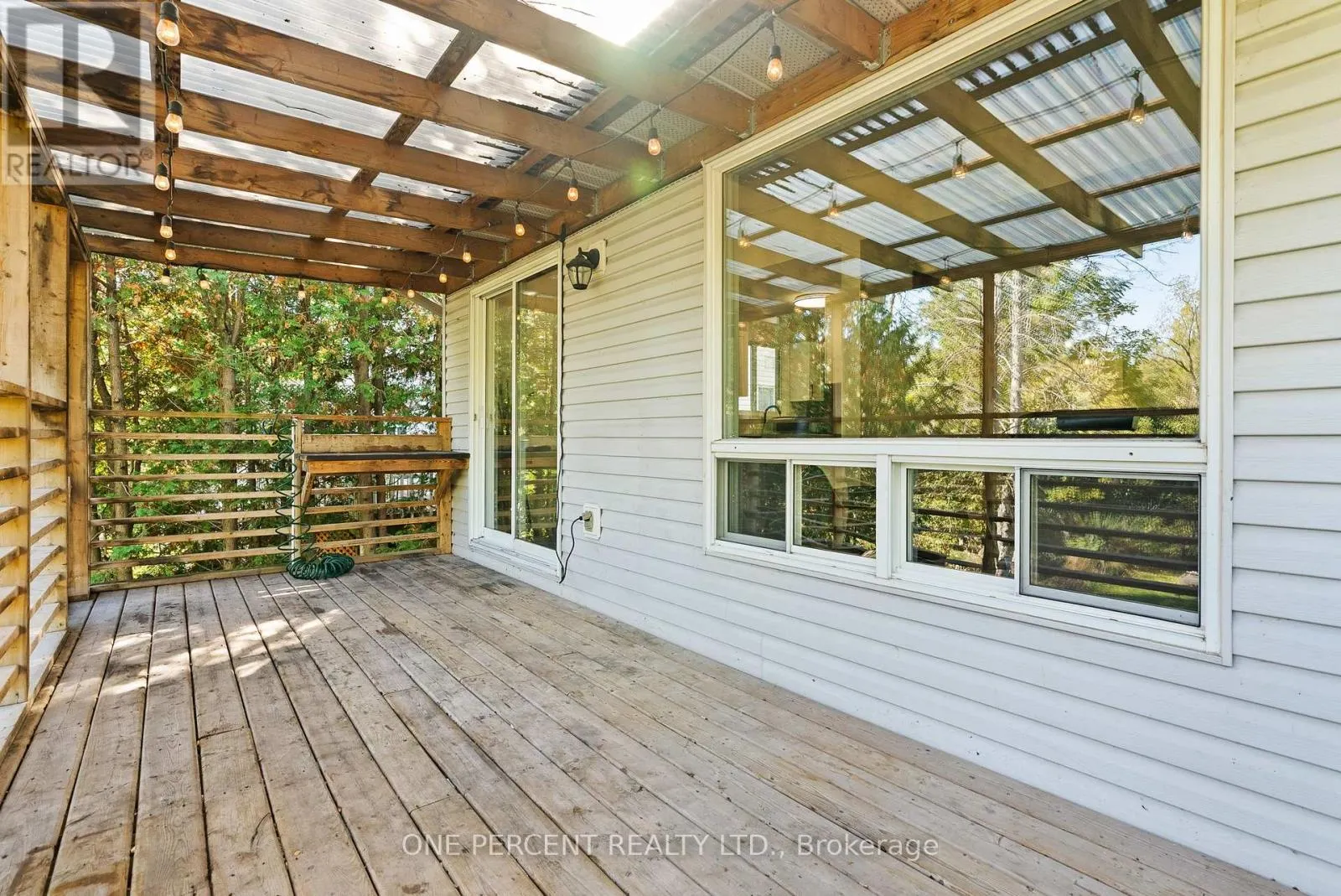 11 BOWEN CRESCENT