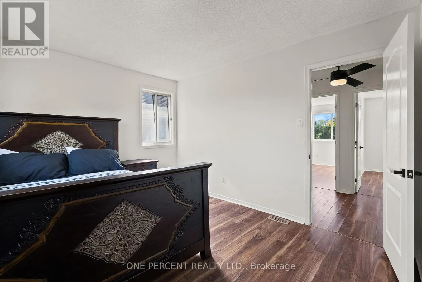 11 BOWEN CRESCENT
