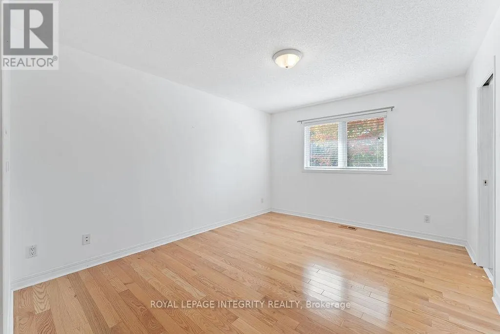 81 LLOYDALEX CRESCENT
