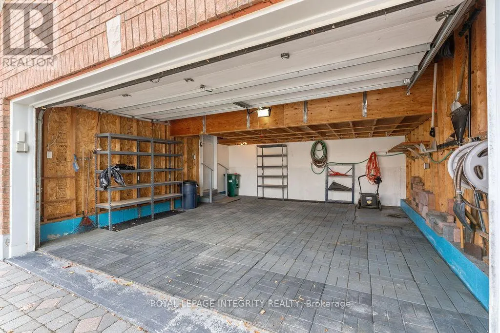 81 LLOYDALEX CRESCENT