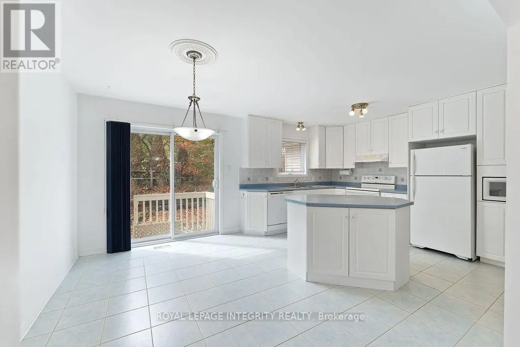 81 LLOYDALEX CRESCENT