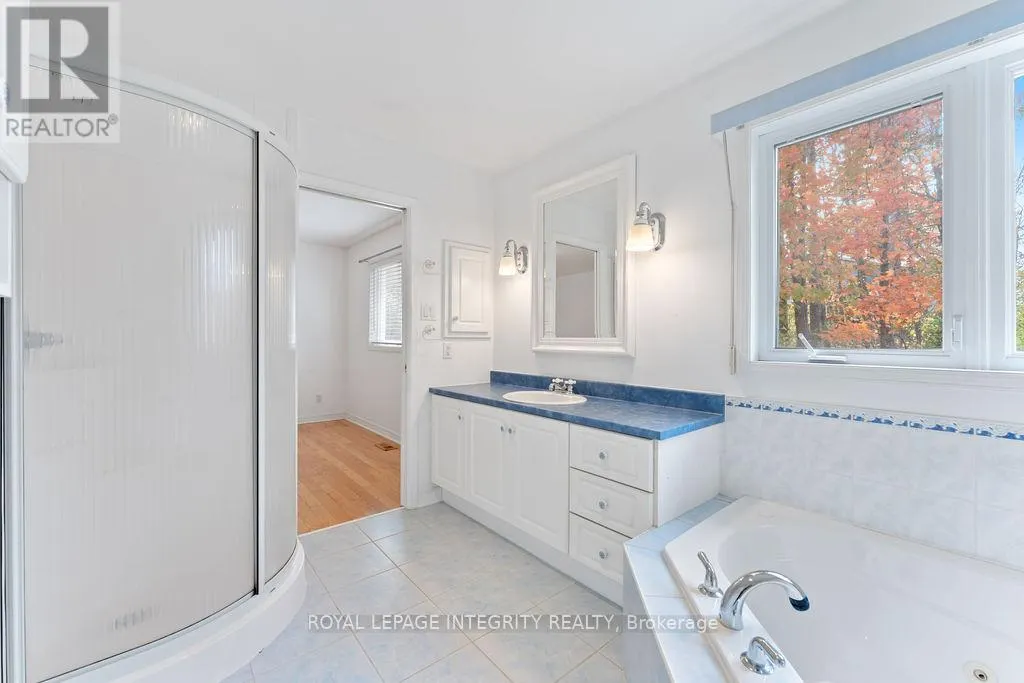 81 LLOYDALEX CRESCENT