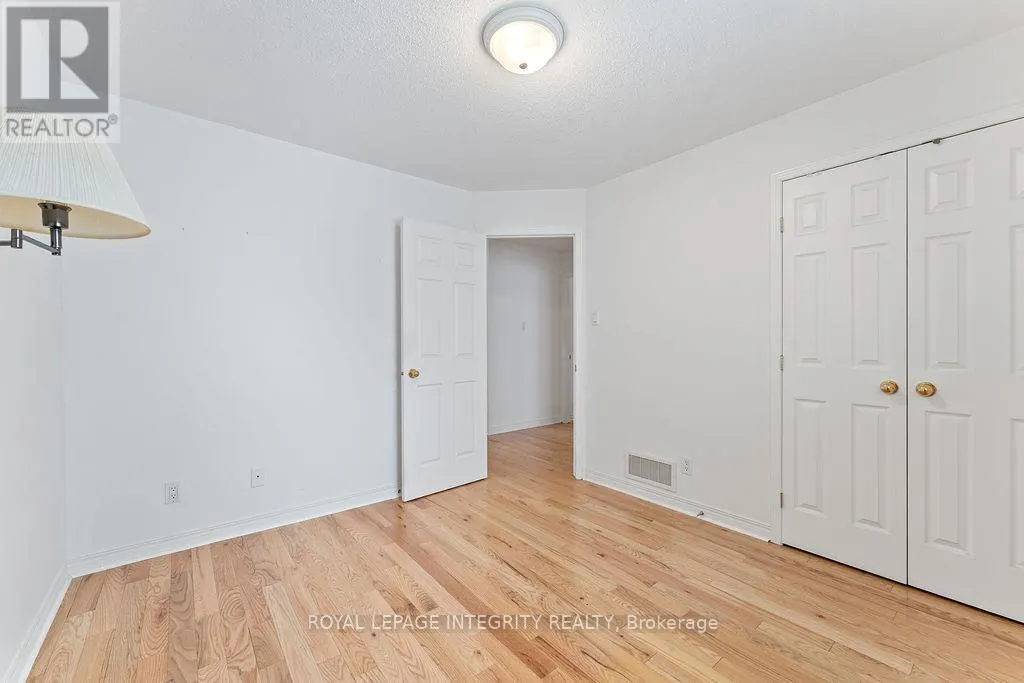 81 LLOYDALEX CRESCENT