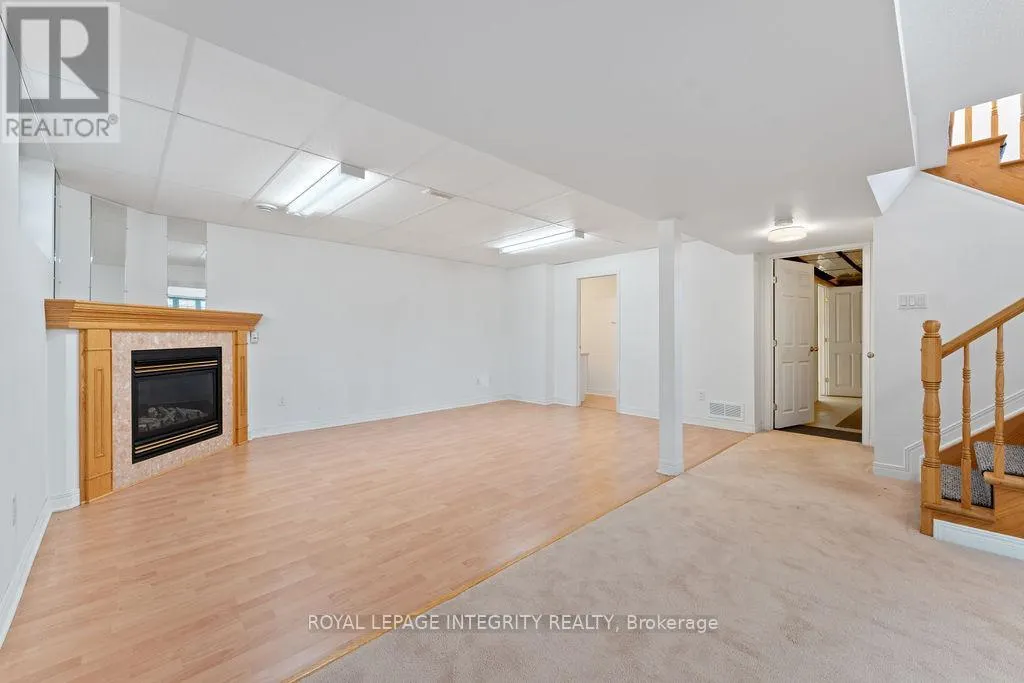 81 LLOYDALEX CRESCENT