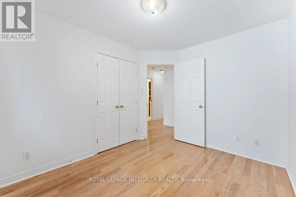 81 LLOYDALEX CRESCENT