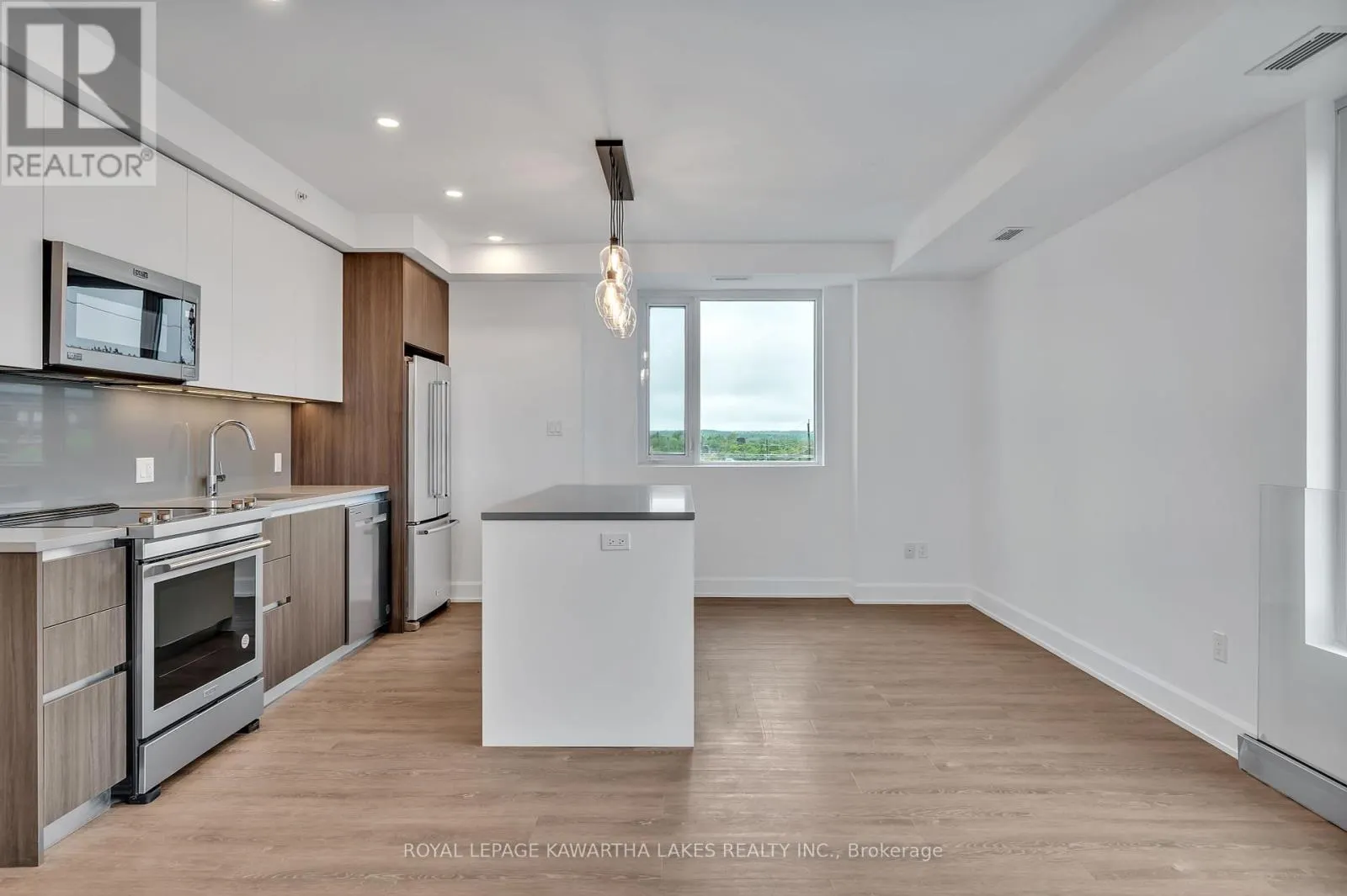 404 - 195 HUNTER STREET E, #404