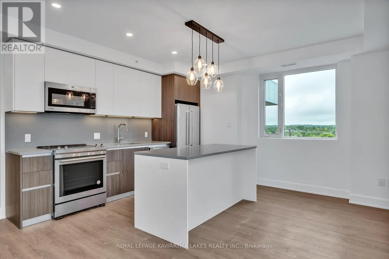 404 - 195 HUNTER STREET E, #404