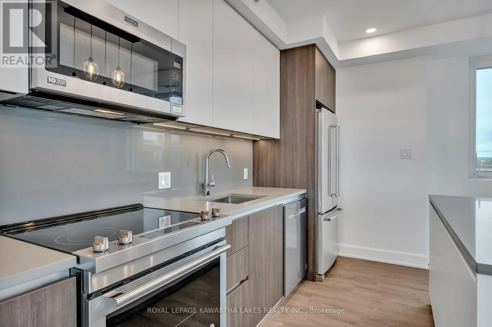 404 - 195 HUNTER STREET E, #404
