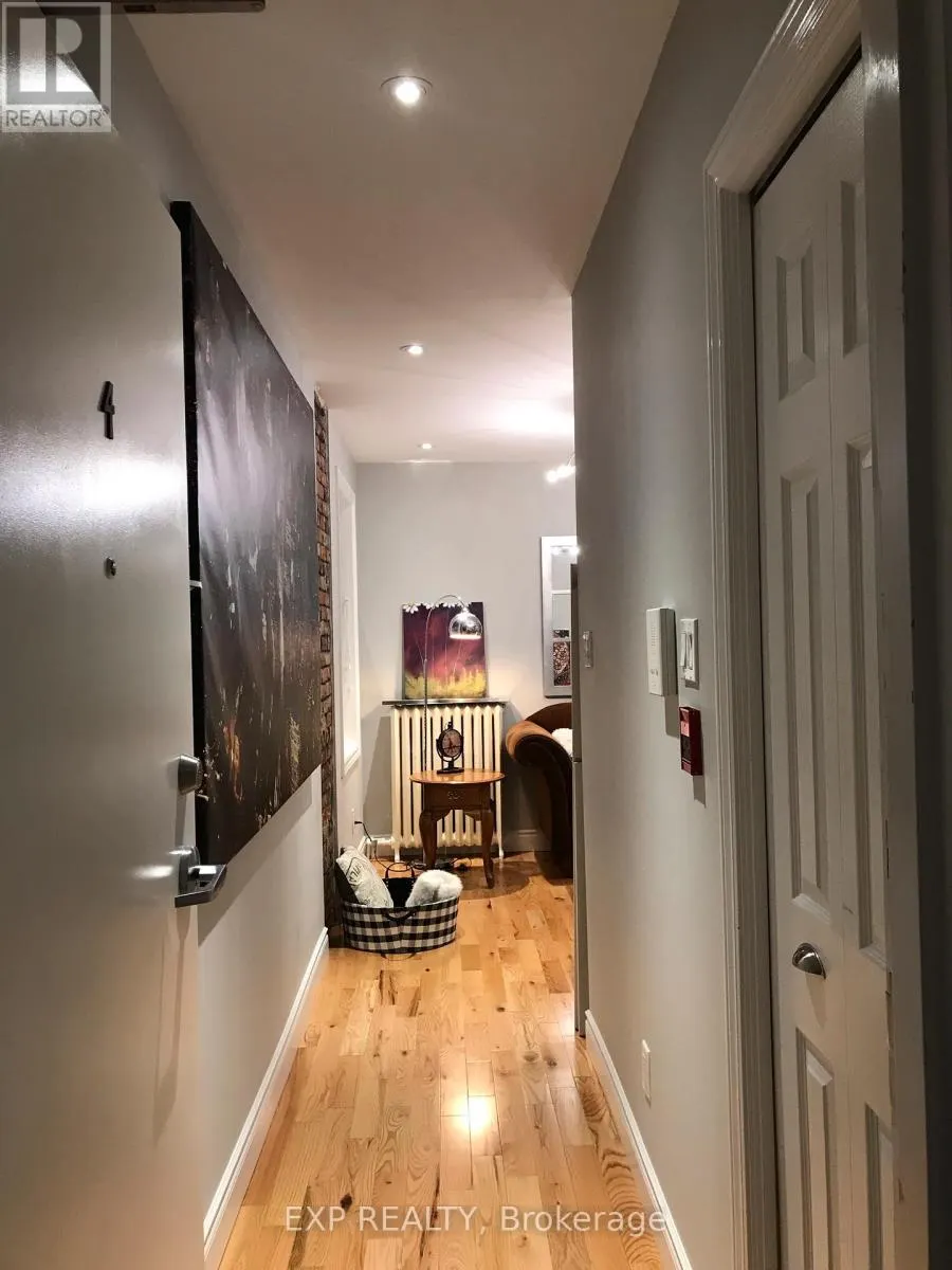 4 - 442 MCLEOD STREET