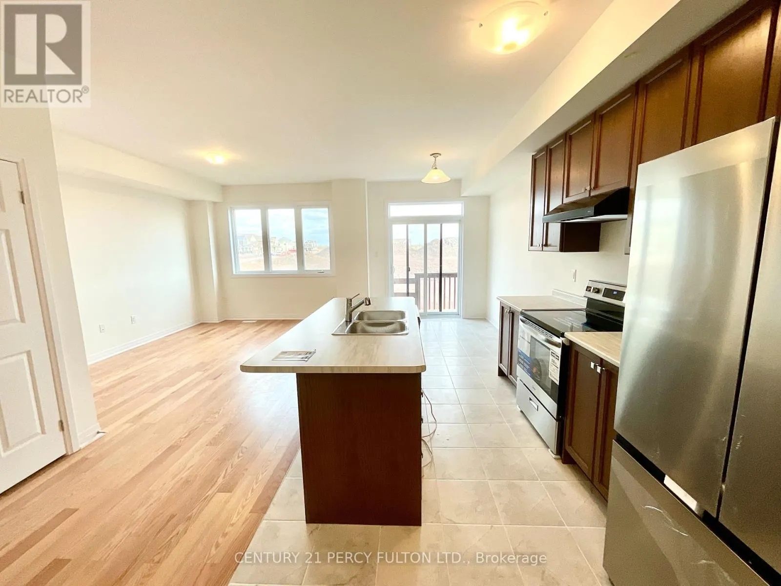 242 PORT CRESCENT