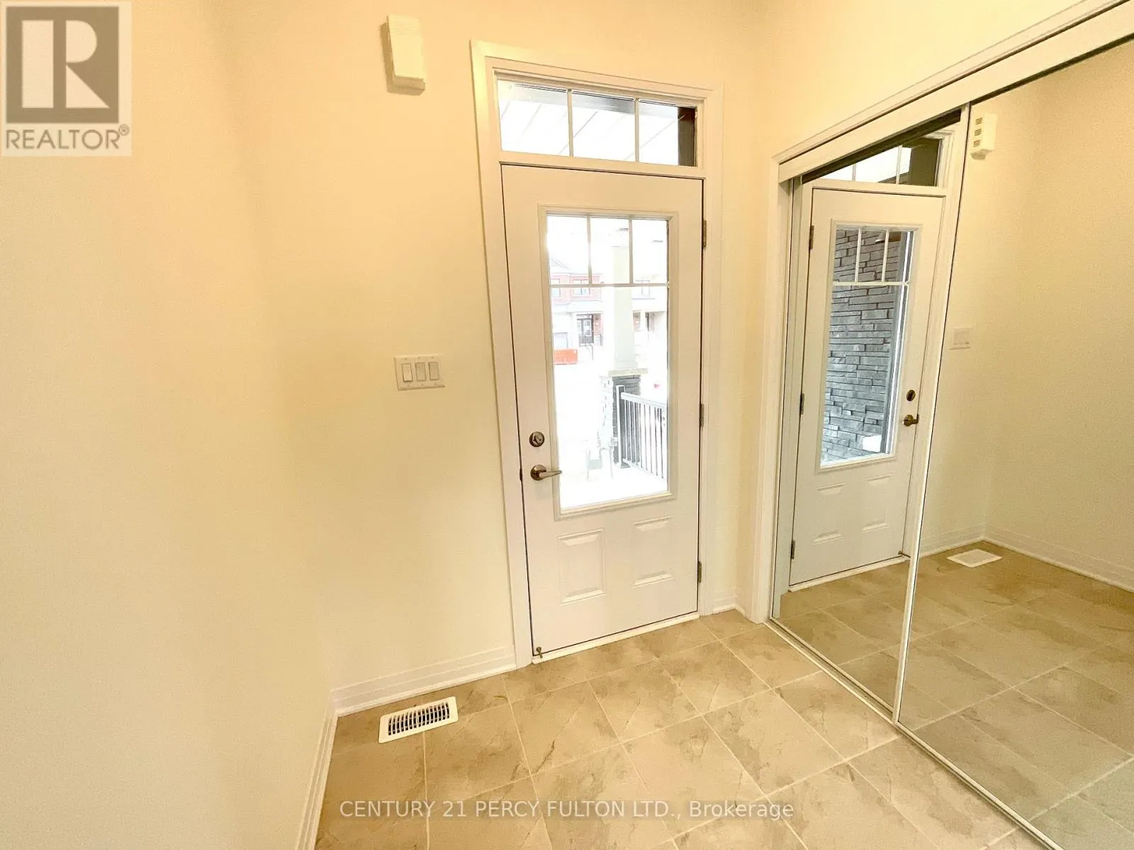 242 PORT CRESCENT