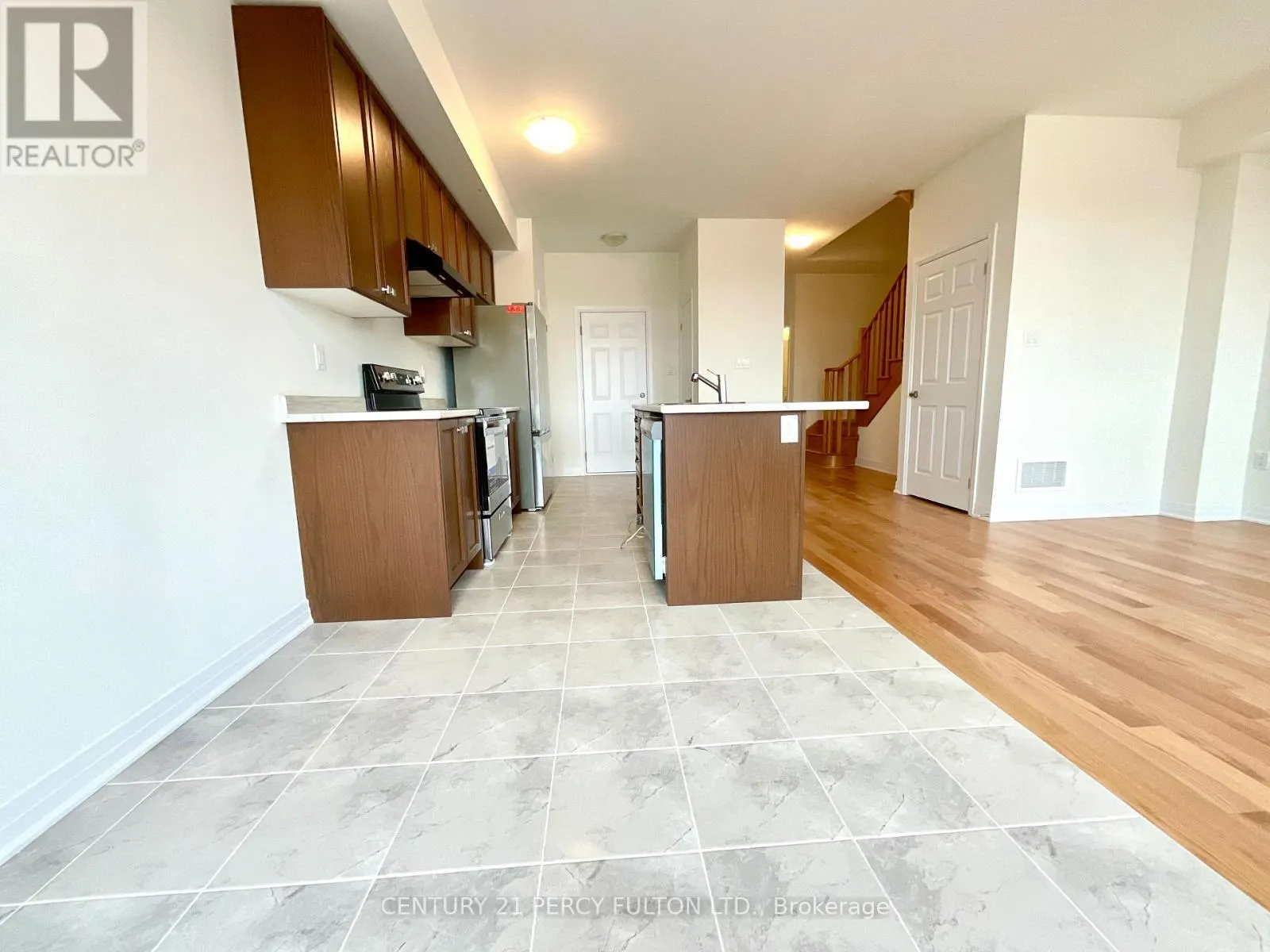 242 PORT CRESCENT