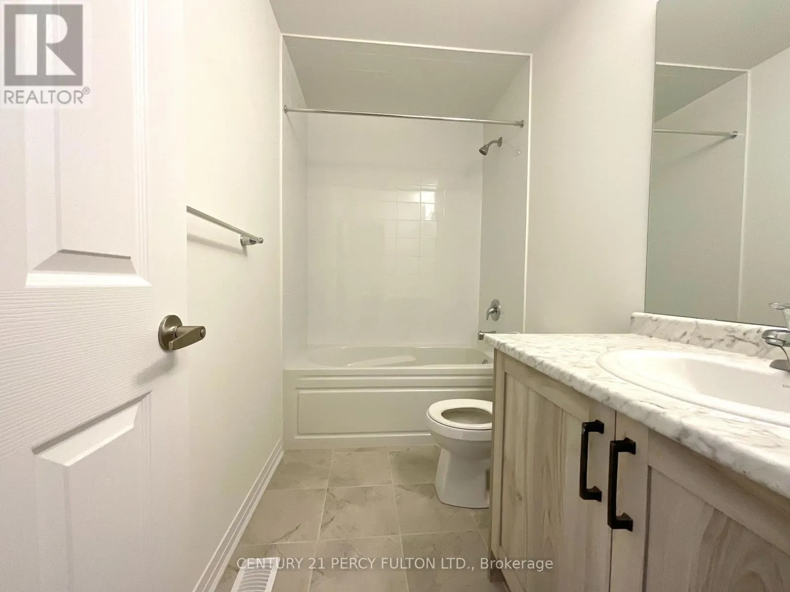 242 PORT CRESCENT