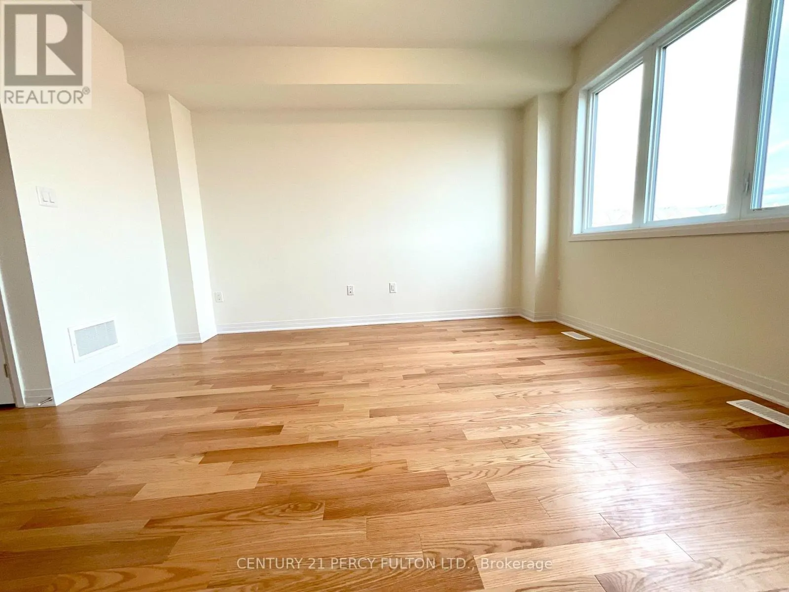 242 PORT CRESCENT