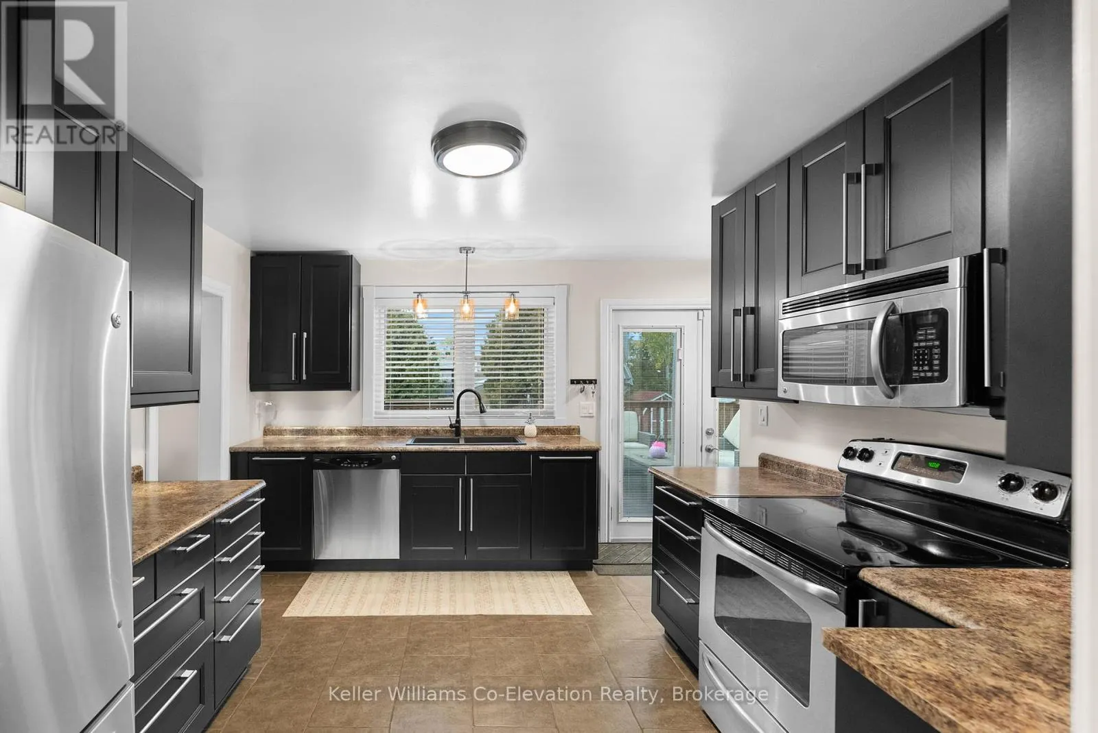 309 NOTRE-DAME STREET W