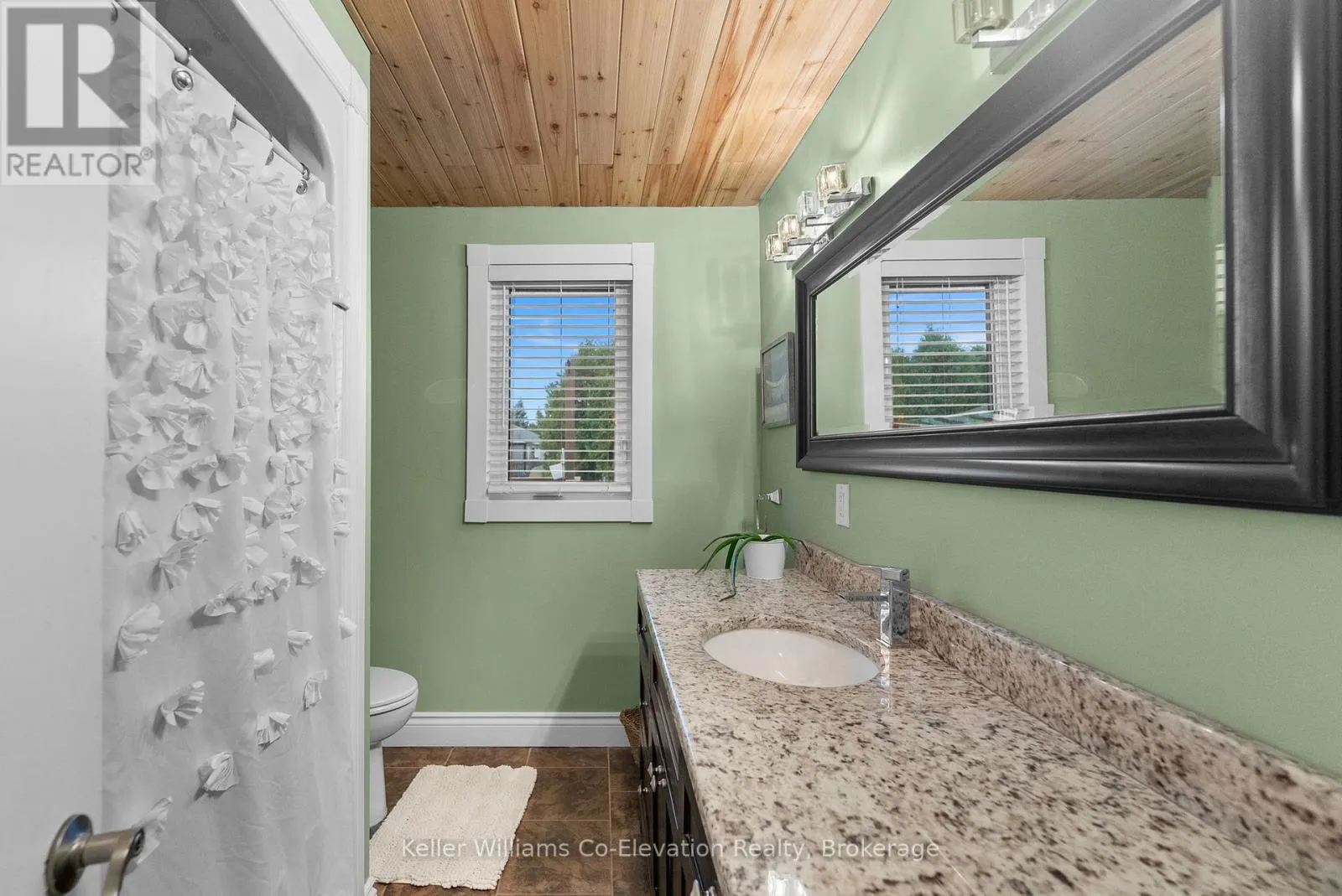 309 NOTRE-DAME STREET W